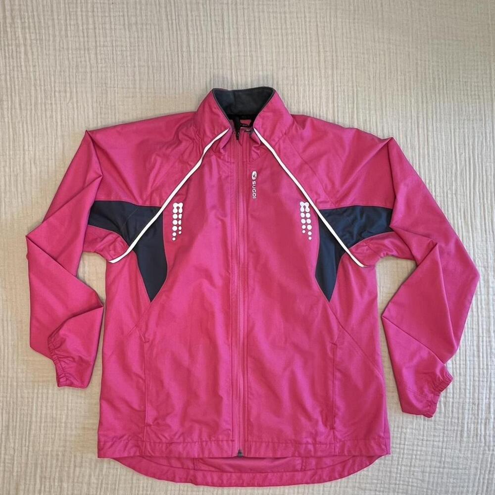 Women’s SUGOI Versa convertible cycling jacket that transforms into a vest